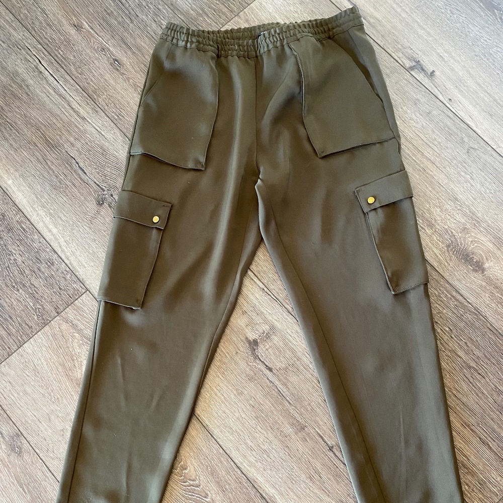 H&M silky cargo pants dark olive green ankle length